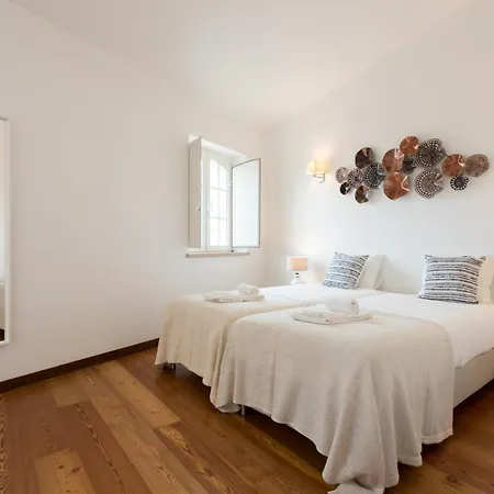 Alfama Modern Two Bedroom W River View And Parking By Lu Holidays