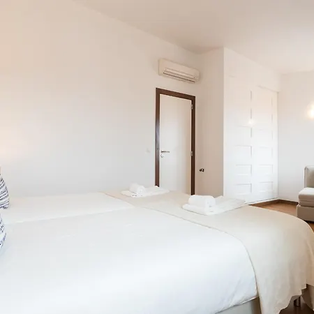 Apartamento Alfama Modern Two Bedroom W River View And Parking By Lu Holidays Lisboa