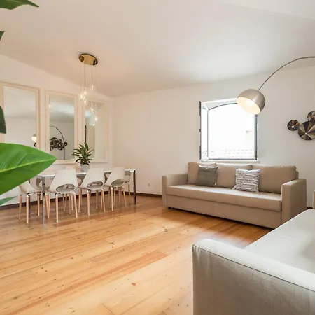 Alfama Modern Two Bedroom W River View And Parking By Lu Holidays Apartmán