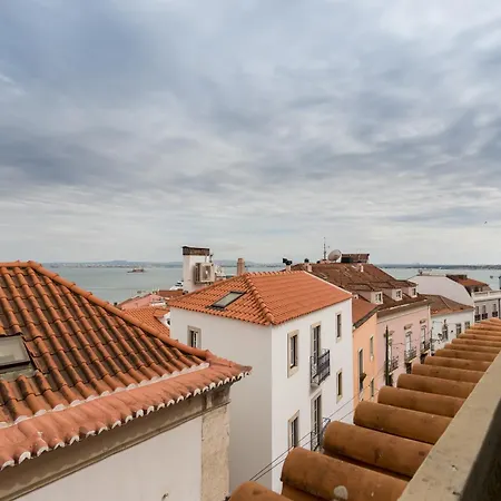 Alfama Modern Two Bedroom W River View And Parking By Lu Holidays Appartamento Lisbona